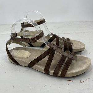 Ugg Brown Ankle Strappy Shearling sandal 10